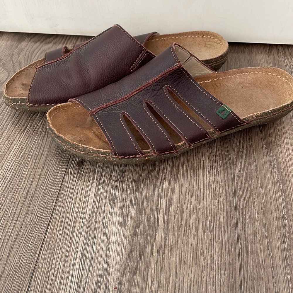 Recyclus ladies brown leather sandals